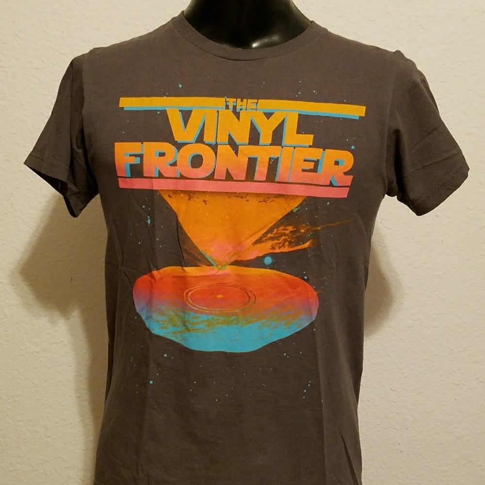 Men's The Vinyl Frontier t-shirt Sz Med